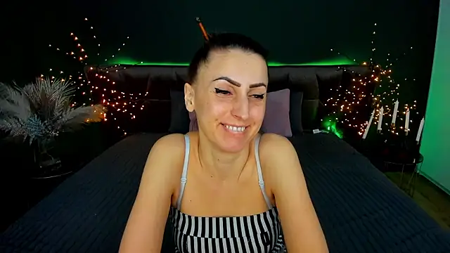 Rebecca_Diamond Adlı Modelin Canlı XXX Sohbeti