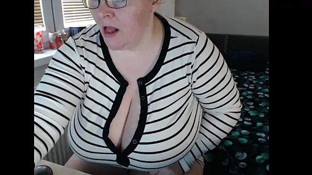 Sweetboobs' Webcam Show