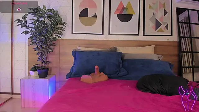 Chat +18 de MiaKay1 ao vivo