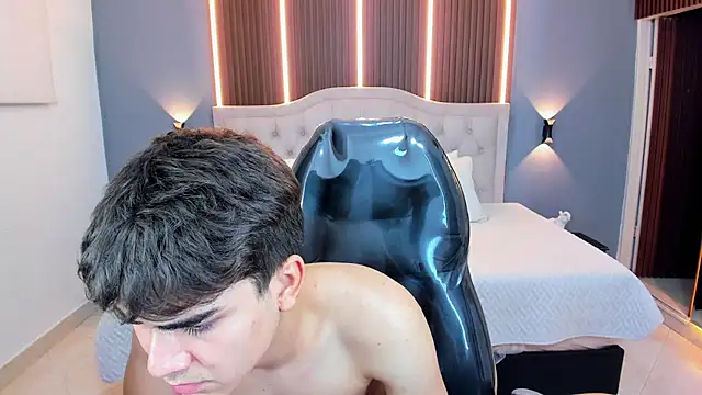 Tommy18__ 现场XXX聊天