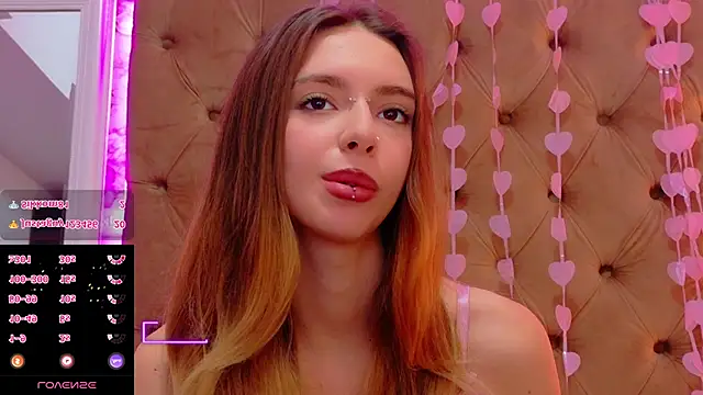 CoraVexのライブXXXチャット