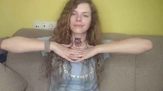 RayaNenlia's Live XXX Chat