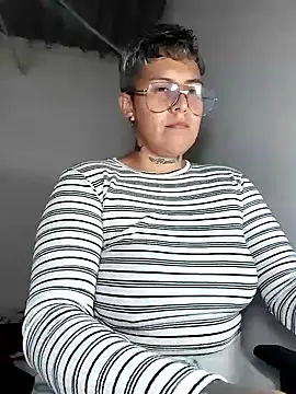 Chat XXX ao vivo de Yessi_rousse