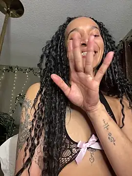 Chatroom XXX en direct de Shuggabutt