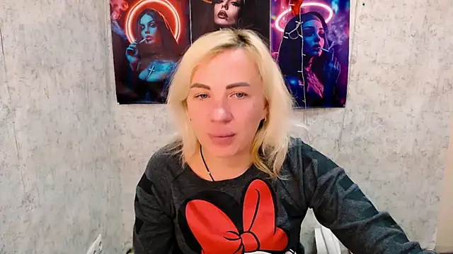 EmmaCat_ Adlı Modelin Canlı XXX Sohbeti