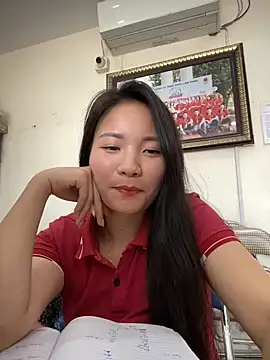 Bee_Yellow00's Live XXX Chat