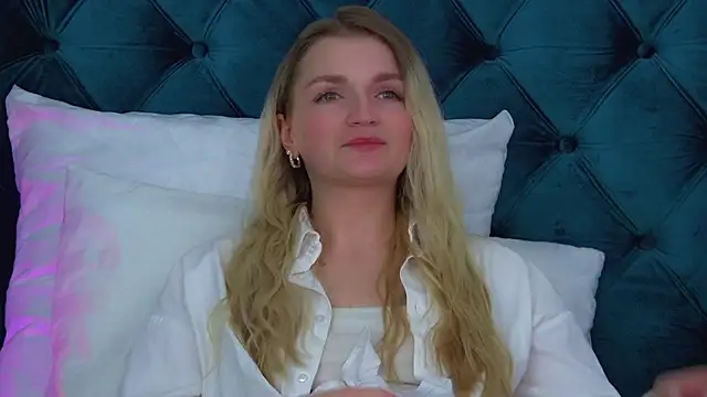 AnnyRaii Adlı Modelin Canlı XXX Sohbeti