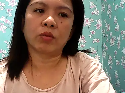 sluttyangel20 Adlı Modelin Canlı XXX Sohbeti