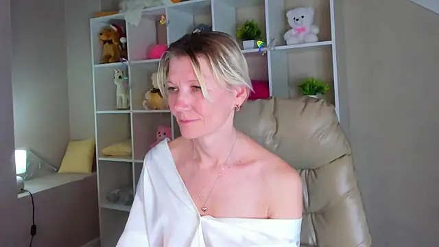 Онлайн чат XXX Julie_Lucas