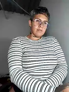 Yessi_rousse's Live XXX Chat