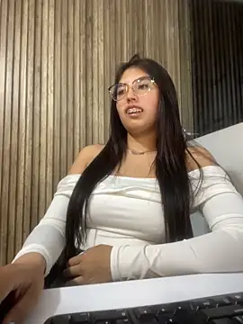 Chat XXX en directo de Valk_submissive