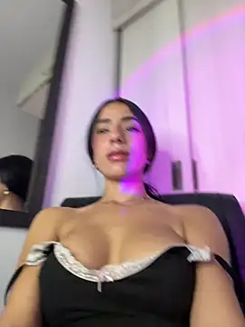 Chatroom XXX en direct de Juanitaa04