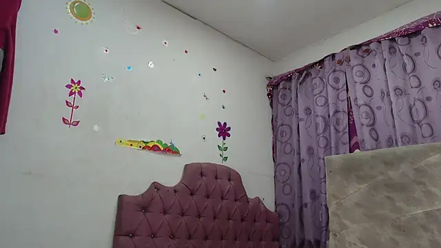 Pertunjukan Kamera Web DannaTs1