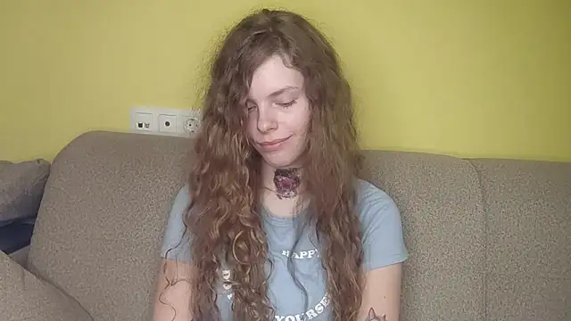 RayaNenlia's Live XXX Chat