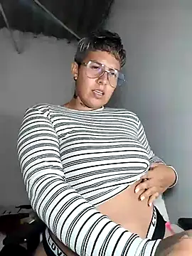 Yessi_rousse: онлайн-секс-чат