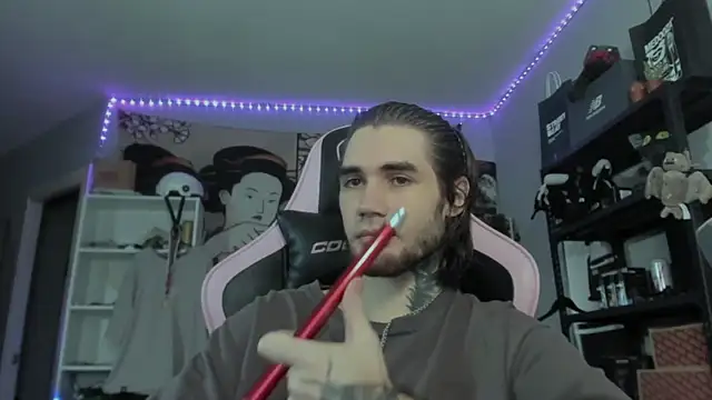 otiebis' Live Chat Room