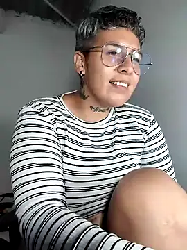 Yessi_rousse's Live XXX Chat