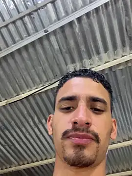 ikaro21's Live XXX Chat