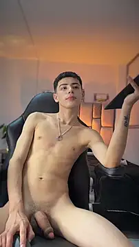 Sebastian_Reed Show in webcam