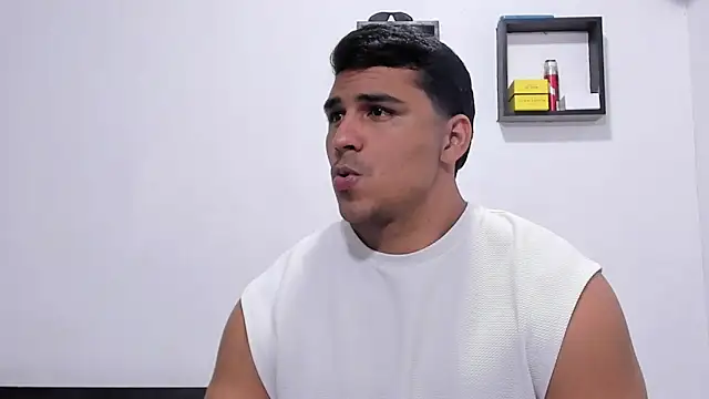 Chat XXX en directo de noah_belami