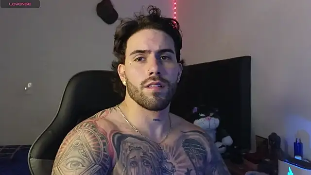 Ades_Lowe Pertunjukan Webcam