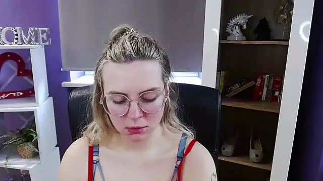 Chat +18 de Zoey_Erotic ao vivo