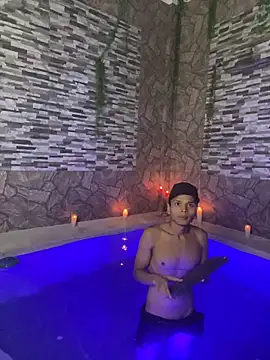 Chat +18 de Alejandroo_Montenegro ao vivo