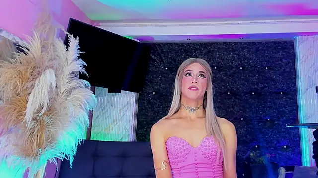 Queens_Wonders_Blonders 即時 XXX 聊天