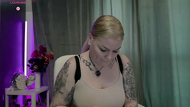 Issa_Jo Chat XXX live