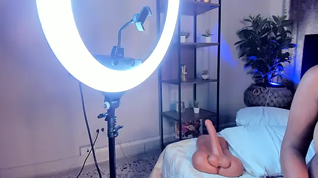 EmaaaBrown_ – Live XXX-chat