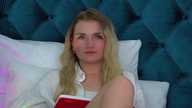 AnnyRaii – Live XXX-chat