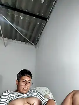 Yessi_rousse 即時 XXX 聊天