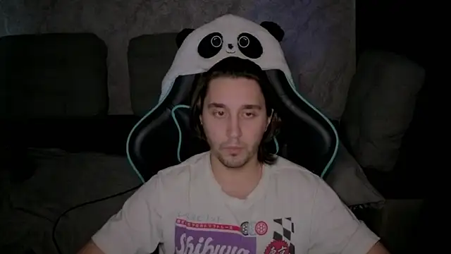 Pohyi_ webkamerás műsora