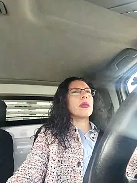 MellyBigLabiaOrgasmic Chat XXX in diretta