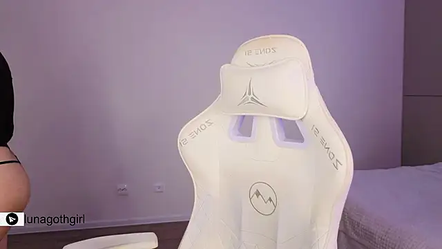 Chat +18 de IamLuna2006 ao vivo