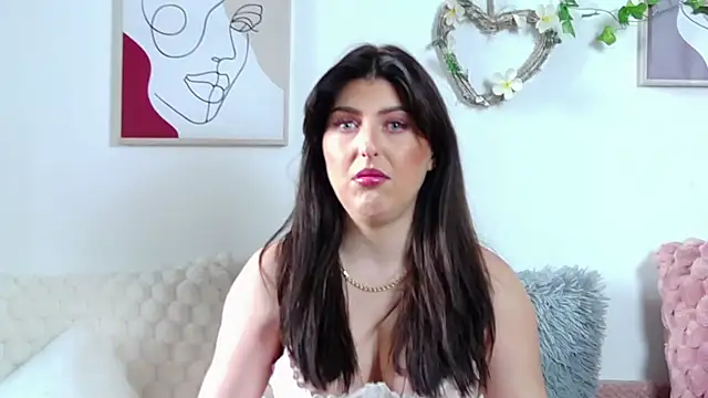 Chat +18 de BiaaHere ao vivo