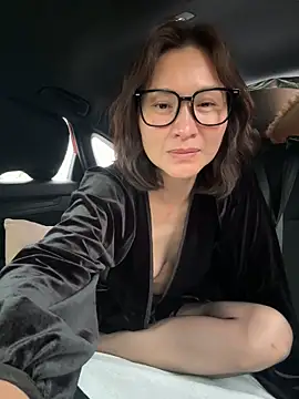 A-ZJunn live XXX chat