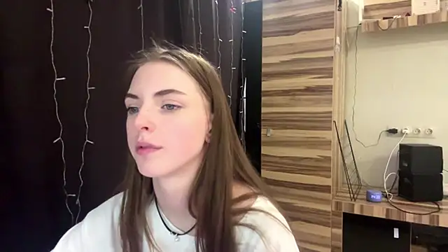 PollyDream live XXX chat