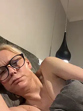 Amelie_BlondeXX Chat XXX live