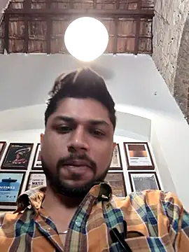 _IRRESISTIBLE_ – Live XXX-chat