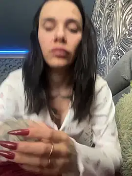 Queen_of_pain Adlı Modelin Canlı XXX Sohbeti