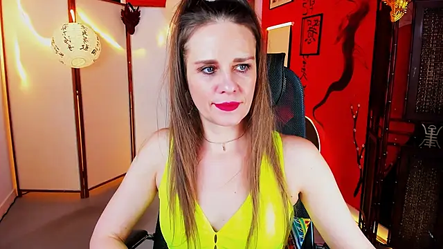 دردشة EmiliaBedy الجنسية المباشرة