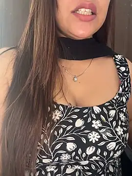 Sexy_Madhurii's Webcam Show