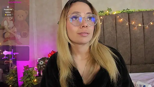 LanaMills_'s Live XXX Chat