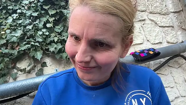 s-te-fan-i's Live XXX Chat