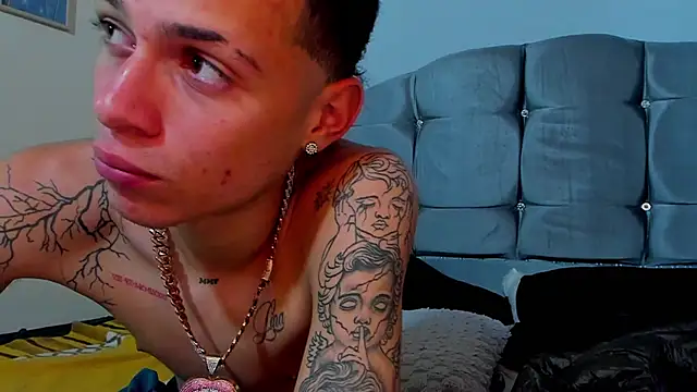 ELL_PBC élő XXX-chatje