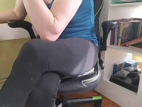 feathersify élő XXX-chatje