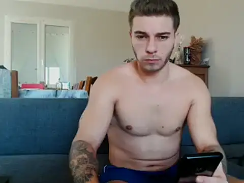 Elkafit28 élő XXX-chatje