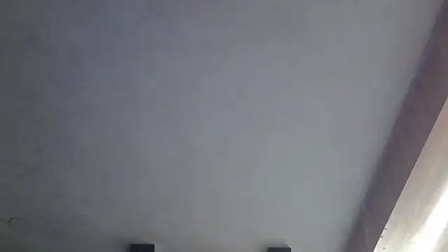 Show modela SkinnyKitten na web-kameri