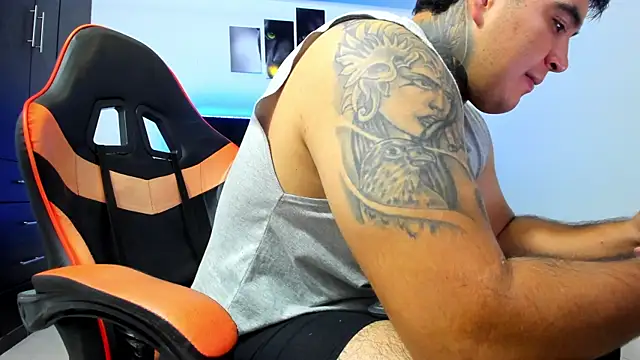 XXX chat uživo modela thiago__cp01